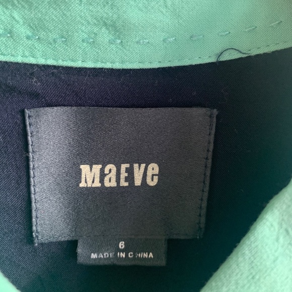 Contrast button down blouse - Picture 4 of 4